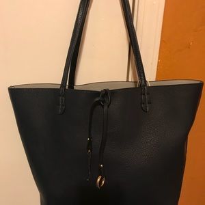 Large tote